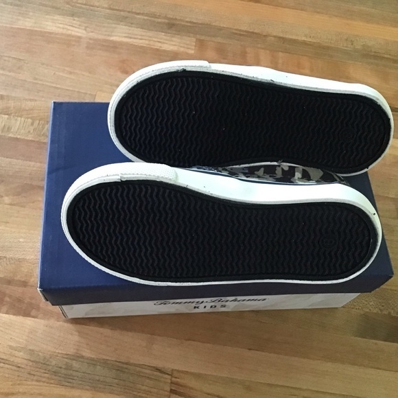 Tommy Bahama Kids camo slip on sneakers toddler size 8 NWB - Picture 4 of 5